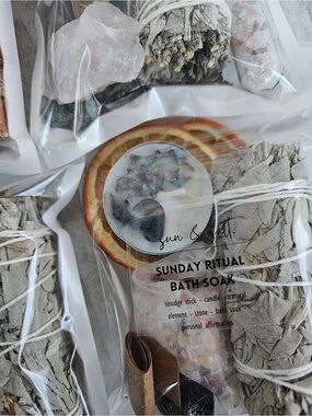 Sunday Ritual Bath Soak - White